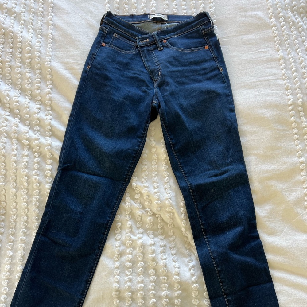 Madewell dark blue wash skinny jeans (size 27L)